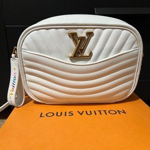 Louis Vuitton new wave camera bag